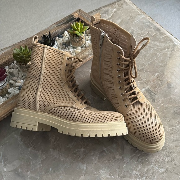 Napoleoni lace up Bootie - Picture 1 of 11